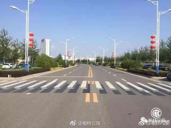 陜西榆林“3D斑馬線”遠看像路障，市政稱如果反響好將增設(shè)