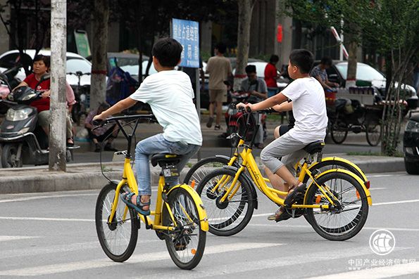 共享單車禁童令調(diào)查：仍有單車可通過驗證，也有父母幫忙掃碼