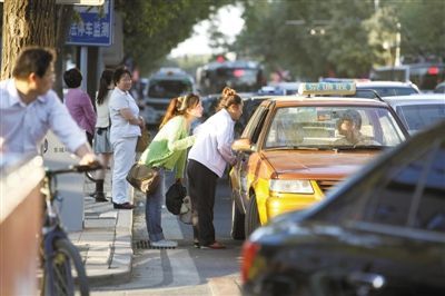 交通部將就“打車(chē)難”組織第三方評(píng)估