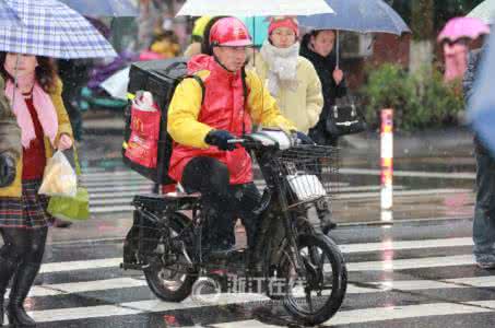 《外賣配送服務(wù)規(guī)范》9月實(shí)施 外賣平臺還需“自身硬”