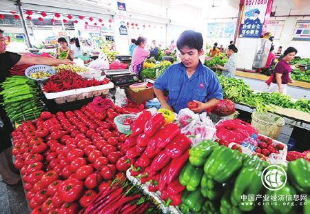 7月全國消費市場保持平穩(wěn)增長 網(wǎng)絡零售保持較高增長