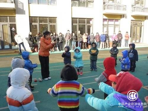 北京部分幼兒園為解決入園難試點半日班，遭家長抱怨