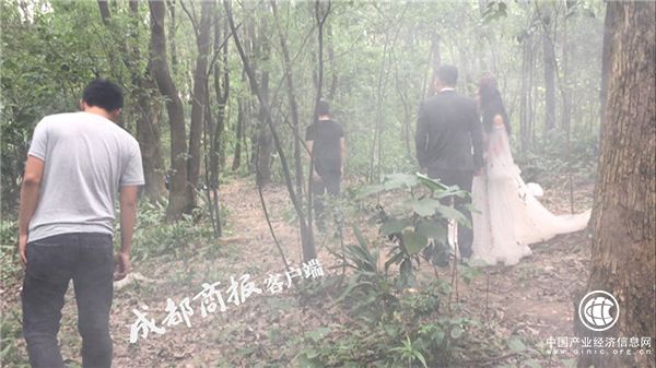 為追求效果婚紗攝影人員違規(guī)燃放硫磺煙餅，屢禁不止