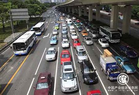 全國機動車保有量達3.1億輛 駕駛?cè)诉_3.85億人