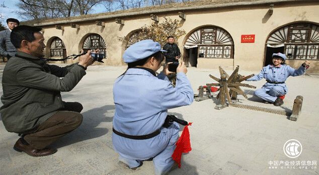 習(xí)近平：發(fā)展紅色旅游要把準(zhǔn)方向，核心是進(jìn)行紅色教育、傳承紅色基因