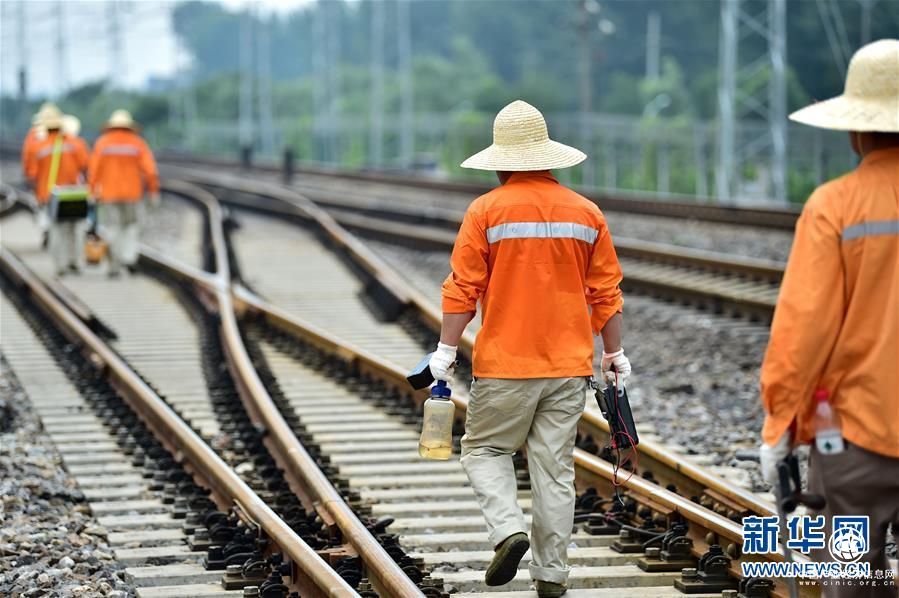 消失、細(xì)化、新生——40年職業(yè)變遷背后的起伏人生