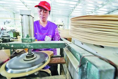 竹制餐具出口增速明顯 竹源生物基降解塑料興起   “以竹代塑”成食品包裝綠色發(fā)展新風(fēng)向