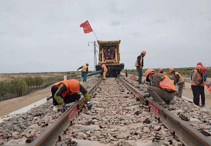 蒙華鐵路完成鋪軌 煤炭運輸格局將變