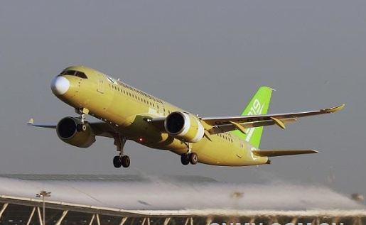 C919大型客機(jī)第4架試飛機(jī)順利完成首次飛行試驗