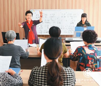 收費(fèi)低廉、課程豐富 老年大學(xué)“一座難求”