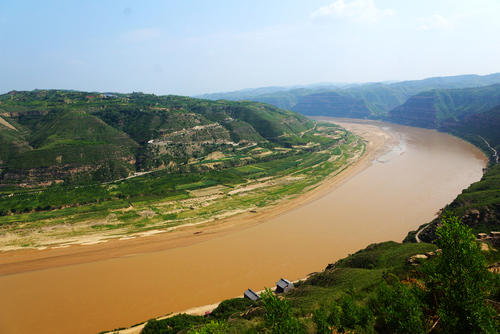 代表委員聚焦長江黃河流域生態(tài)環(huán)境保護