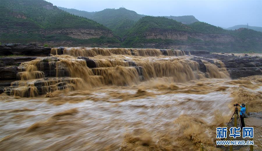 山西壺口瀑布景區(qū)受洪峰影響暫時(shí)關(guān)閉