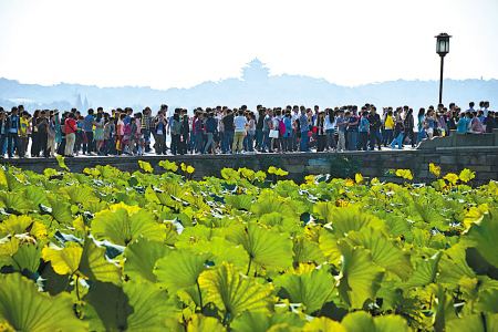 暢享抗疫成果 釋放復(fù)蘇信號——中國假日經(jīng)濟(jì)熱潮令全球矚目