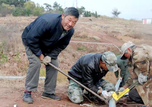 當代“新愚公”劉吉傳投資10萬元實施山林灌溉消防工程