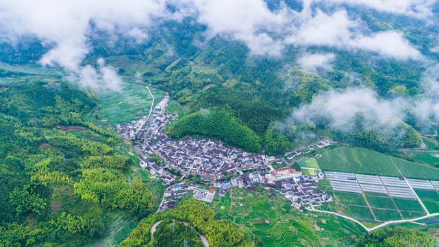 浙江“月山春晚”40年觀察：從一個村的“團圓宴”到中國鄉(xiāng)村春節(jié)記憶