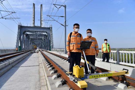 前8月鐵路完成固定資產(chǎn)投資4320億元 同比增長7.2%