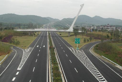 浙江：萬千公路繪就高質(zhì)量發(fā)展新“途”景