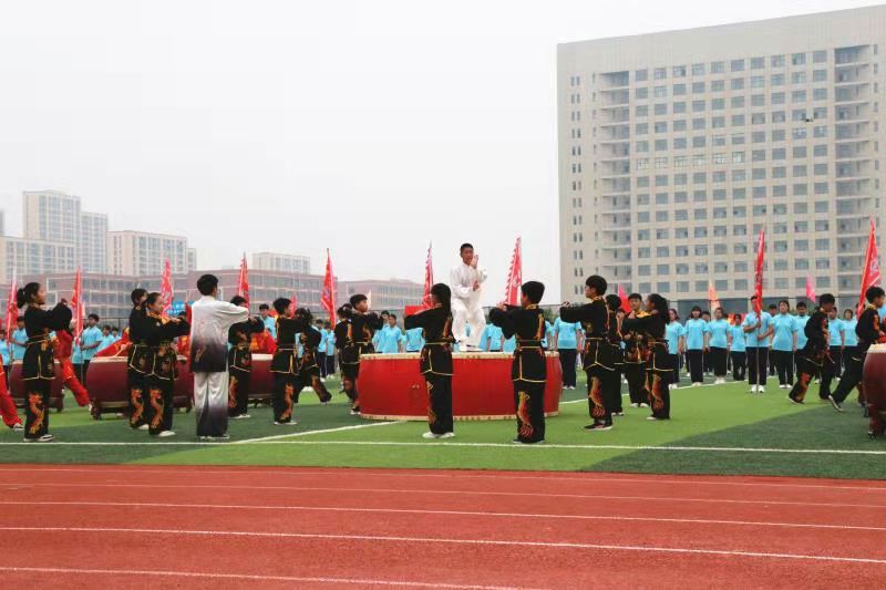 慶祝中國共產(chǎn)黨建黨100周年  慶云：74所學校師生共武“八極風”