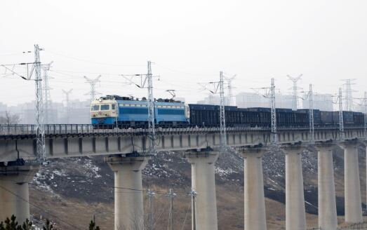 “蒙煤東運”大通道集通鐵路完成電氣化改造