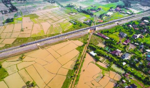 中老鐵路為老撾旅游業(yè)注入活力