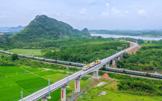 國(guó)內(nèi)最大在建火電項(xiàng)目鐵路專用線試通車