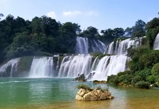 我國(guó)首個(gè)跨境旅游合作區(qū)開啟“跨境游”新模式