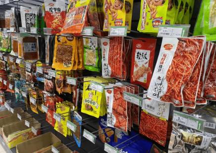 加堅果、加果蔬、加方便面  辣條產(chǎn)品升級玩出新花樣