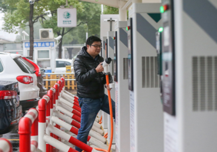 上海電動汽車年度公共充電量首次突破1億千瓦時(shí)