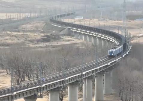 二維碼定位、機(jī)器人除塵 科技助力萬噸電煤列車安全運(yùn)行