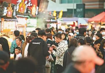 哈爾濱夜游夜市紅火，為城市消費(fèi)增添新動(dòng)能——夏日“冰城”點(diǎn)亮夜經(jīng)濟(jì)