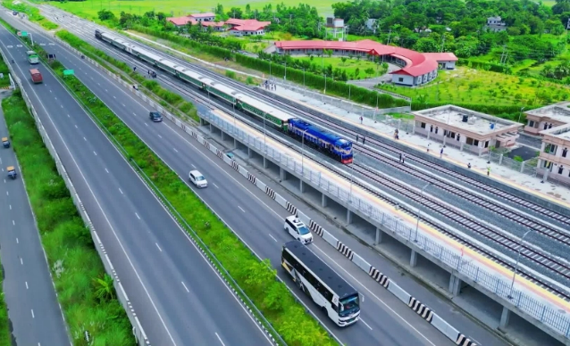 中企承建孟加拉國(guó)最大鐵路項(xiàng)目全線通車