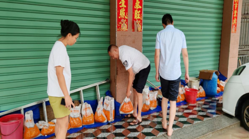 福建龍海：防汛救災 心系客戶 我們在行動